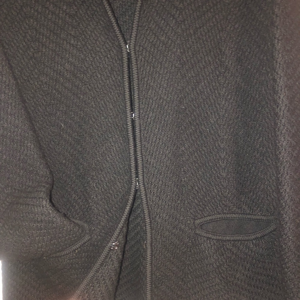 EUC Gorgeous hook eye Jones NY sweater / cardigan